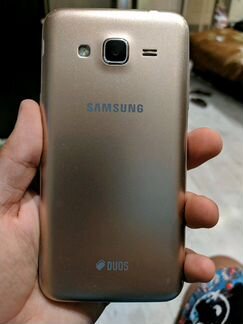 SAMSUNG Galaxy J1 2016