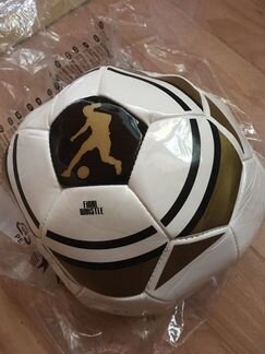 Футбольный мяч от Роналдиньо(новый)