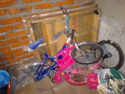 Велосипед детский и два самоката