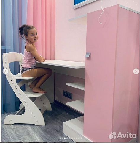 Стол для школьника. В наличии