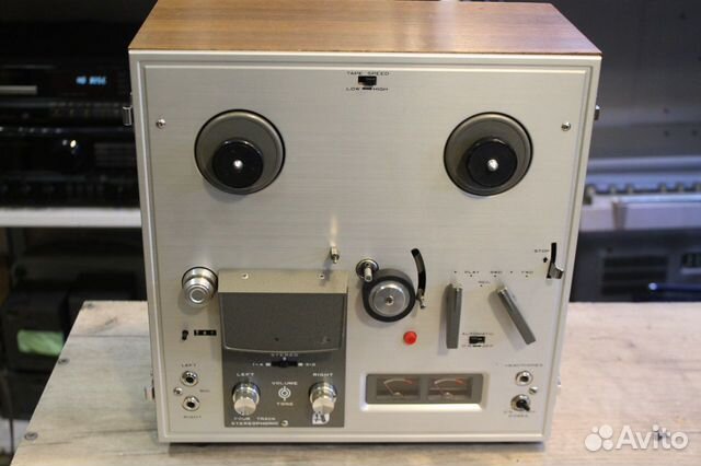 Катушечный магнитофон ламповый Akai 1710 W L