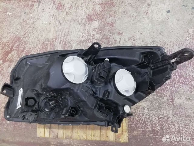 Фара на Лада X-ray