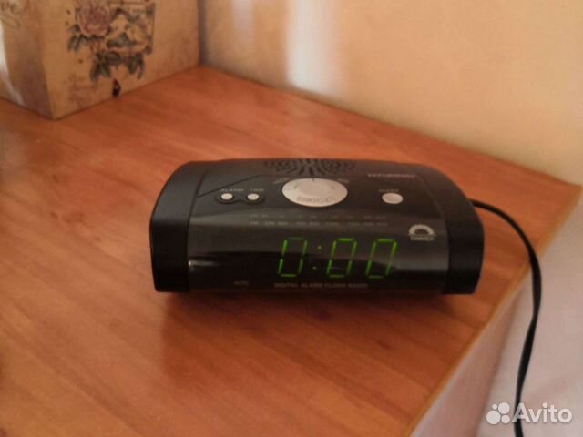 Часы, радио и будильник