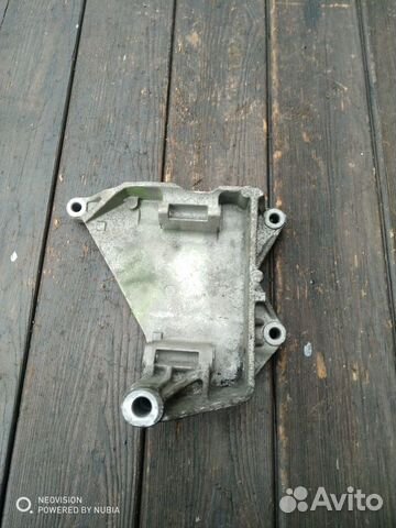Кронштейн генератора Фольксваген Т5 2.5