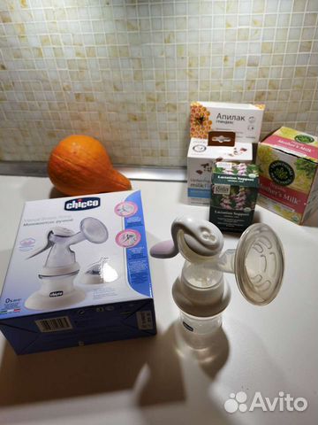 Молокоотсос ручной Chicco с бутылочкой Natural Fee