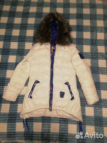 Пуховик женский белый