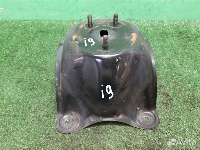 Кронштейн запасного колеса Toyota RAV4 A2 2003