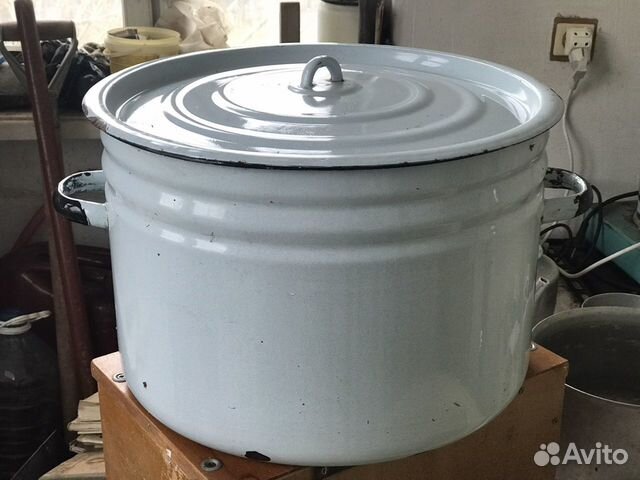 Кастрюля эмалированная большая