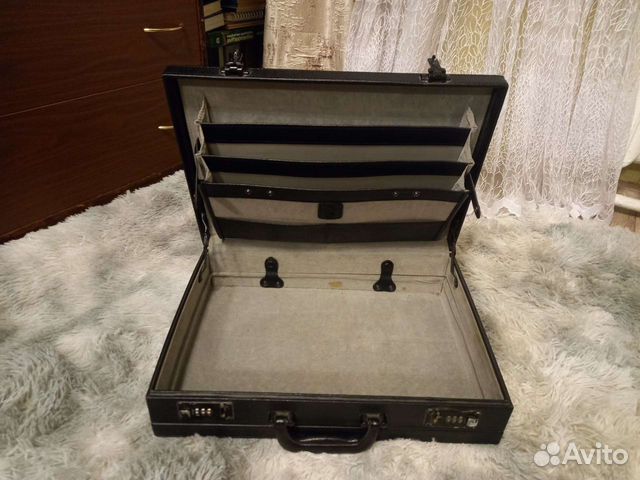 Кейс дипломат