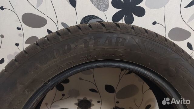 Goodyear UltraGrip Performance+ SUV 215/60 R17 96