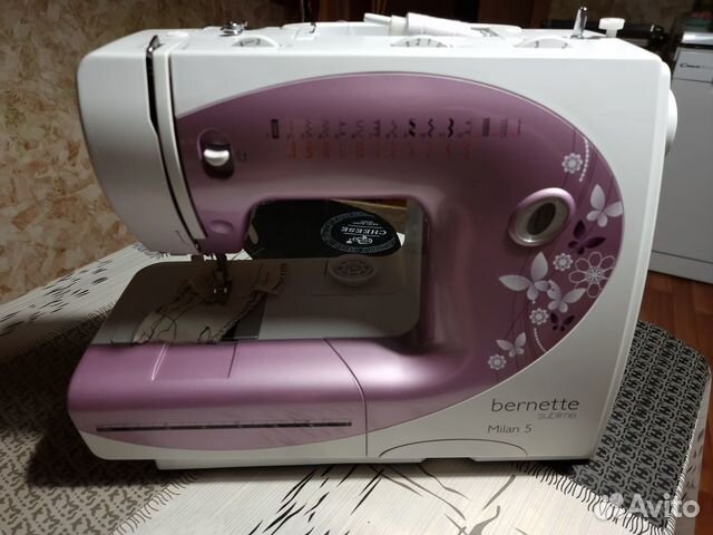 Швейная машинка Bernette Milan 5