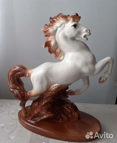 Статуэтка Конь на дыбах. Фарфор СССР