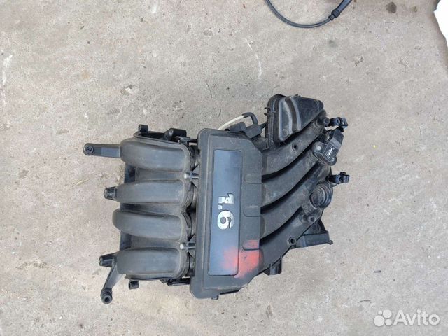 Коллектор впускной Фольксваген Гольф 5 bse