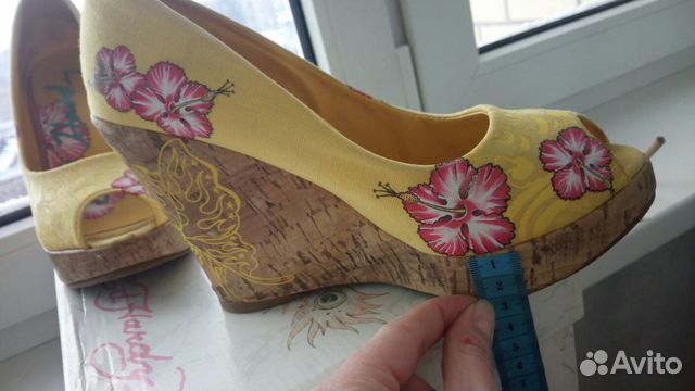 Жёлтые босоножки Жёлтые босоножки