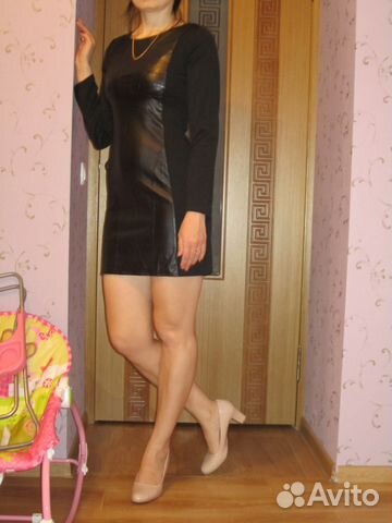 Платье с кожаными вставками