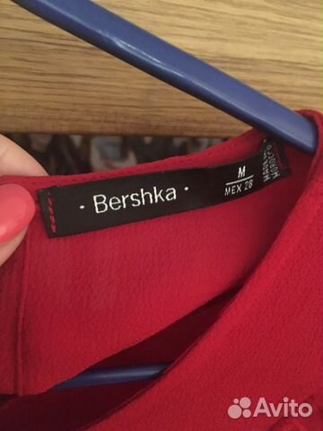 Блузка bershka новая с воланами короткая М Блузка bershka новая с воланами короткая М
