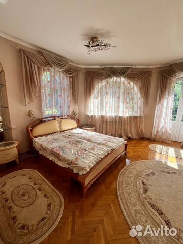 

6-к. дом, 320 м²