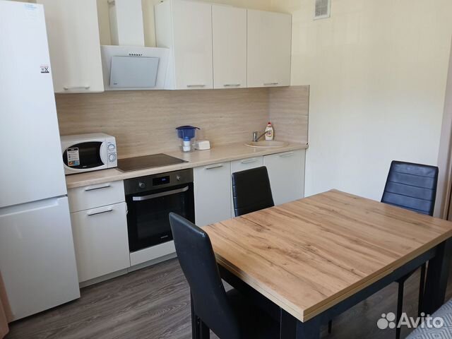 

1-к. квартира, 42 м², 3/10 эт.