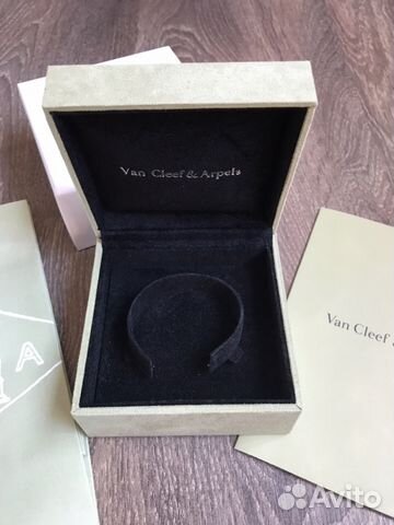 Оригинальная упаковка vca van cleef and arpels кор Оригинальная упаковка vca van cleef and arpels кор