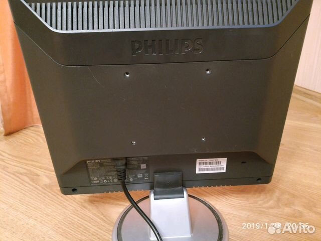 Монитор Philips 17