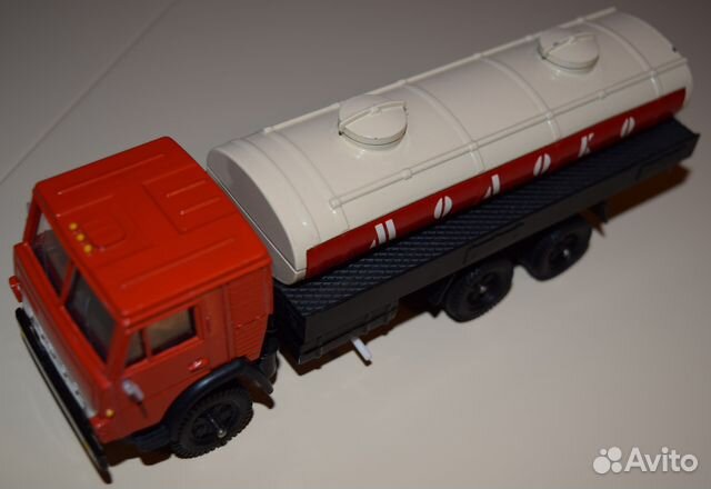 Масштабная модель автомобиля Камаз масштаб 1/43