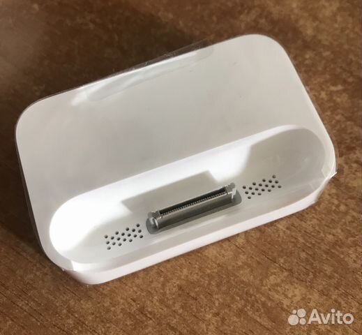 Док-станция iPhone 2G (оригинал) Док-станция iPhone 2G (оригинал)