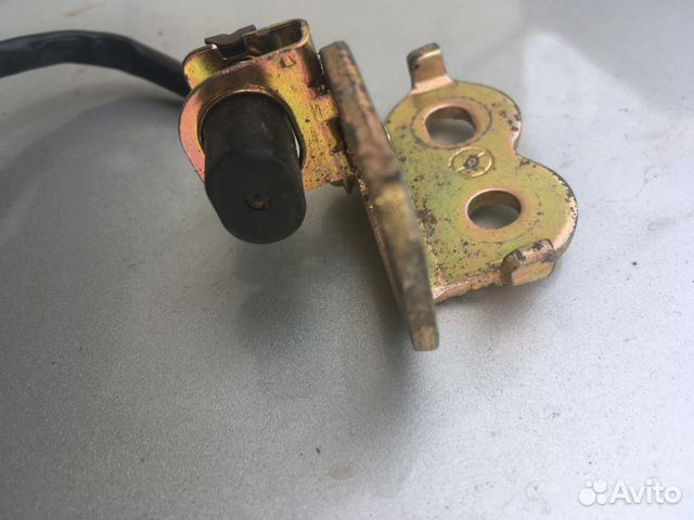 Toyota Camry 20 1997-2001 ухо замка багажника Toyota Camry 20 1997-2001 ухо замка багажника