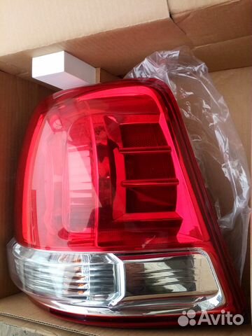 Land Cruiser 200 фонарь правый задний с дефектом Land Cruiser 200 фонарь правый задний с дефектом