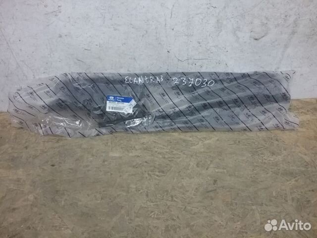 Накладка замковой панели Hyundai Elantra 3 Накладка замковой панели Hyundai Elantra 3