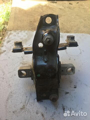 Подушка крепление двигателя VAG 6Q0199 555 AR