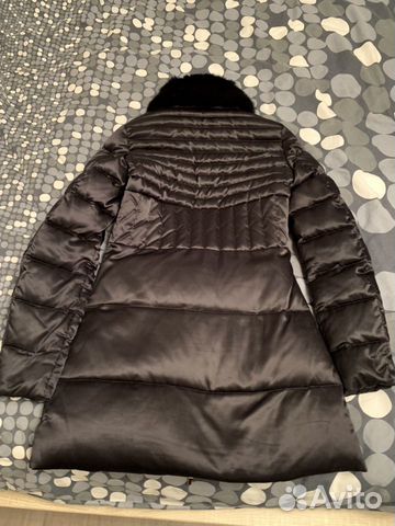 Пуховик Emporio Armani с воротом из меха кролика Пуховик Emporio Armani с воротом из меха кролика