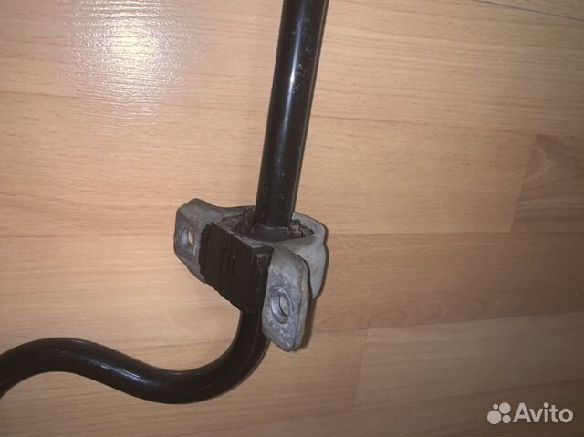 Стабилизатор задний оригинал от Ауди а5 а4 Стабилизатор задний оригинал от Ауди а5 а4