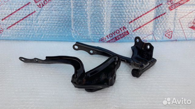 Петля капота Toyota Land Cruiser 200