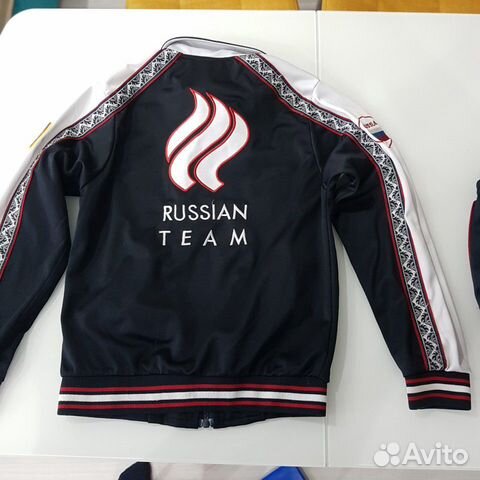 Спортивный костюм на мальчика 7-9 лет Спортивный костюм на мальчика 7-9 лет