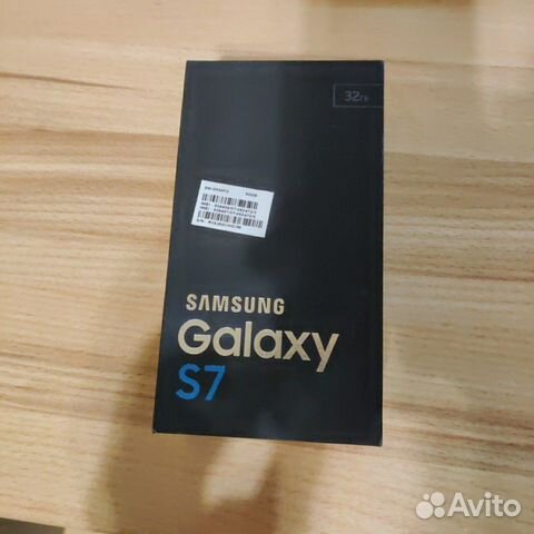 Коробка SAMSUNG galaxy s7, чехол и карта памяти 32 Коробка SAMSUNG galaxy s7, чехол и карта памяти 32