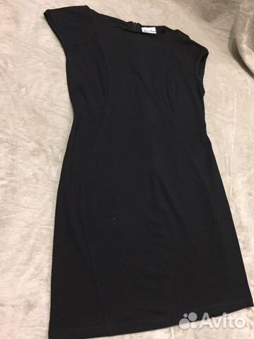 Черное платье. Трикотаж. По фигуре