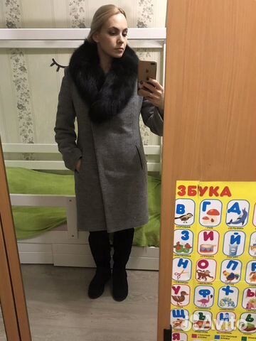 Пальто зимнее с мехом песца Пальто зимнее с мехом песца