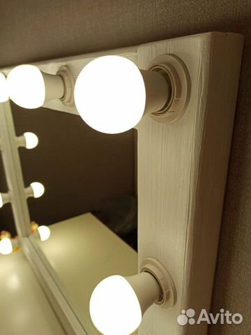 Зеркало с лампами,доставка