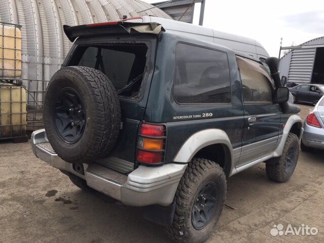 Разбор на запчасти Mitsubishi Pajero