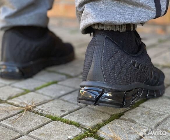 Кроссовки