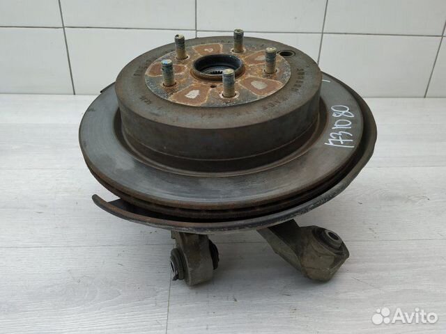 Кулак задний правый 28411XA00A Subaru Tribeca B9