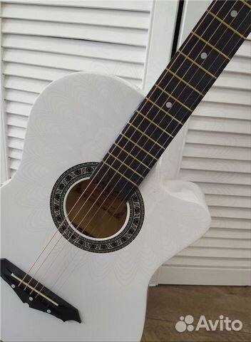 Гитара новая