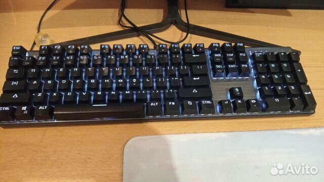 Игровая механическая клавиатура Игровая механическая клавиатура