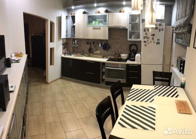 2-к квартира, 72 м², 9/10 эт.