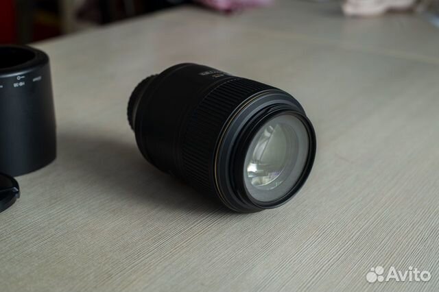 Nikon 105mm f/2.8G IF-ED AF-S VR Micro-Nikkor Nikon 105mm f/2.8G IF-ED AF-S VR Micro-Nikkor