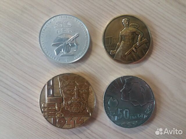 Настольные медали, значки, жетоны