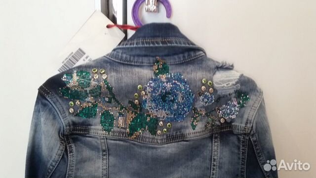 Куртка джинсовая новая со стразами Куртка джинсовая новая со стразами