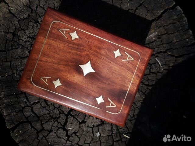 Шкатулка для игральных карт Шкатулка для игральных карт