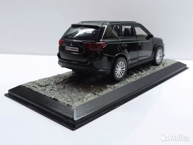 1:43 Mitsubishi Outlander