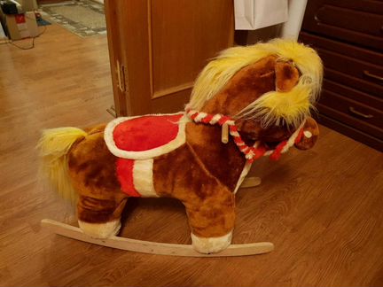 Качалка лошадь